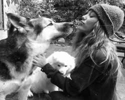 Dien is an animal lover and enjoys playing with her pets in her free time.